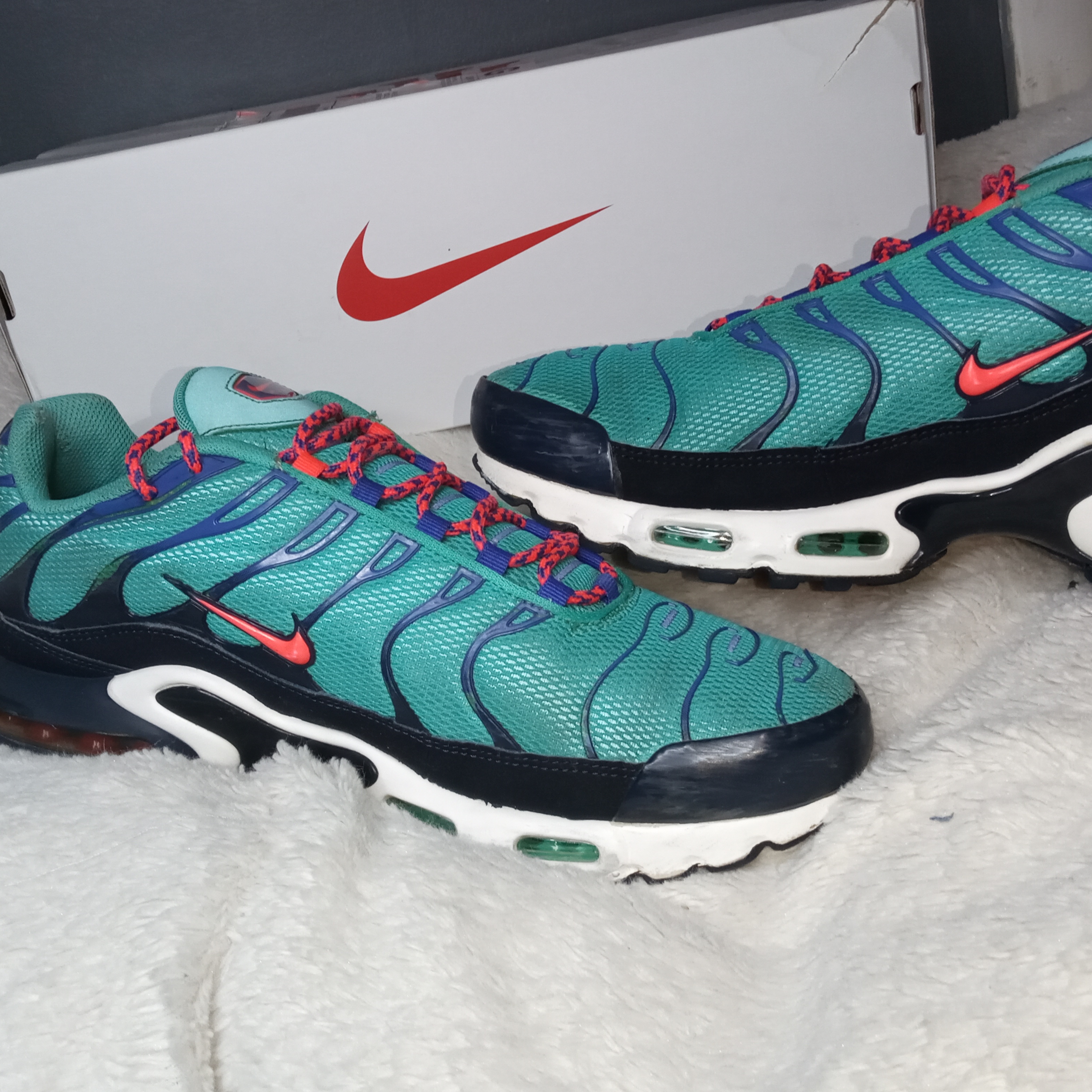 Nike Air Max Plus "Discover Your Air" Tuned Air, Men's Teal And Black Sneakers